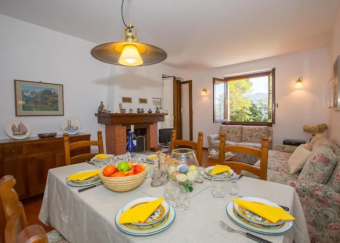 Poggio Fiorito Loggetta アパート